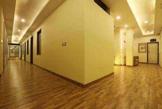 Hotel Plazzo Ню Делхи Екстериор снимка